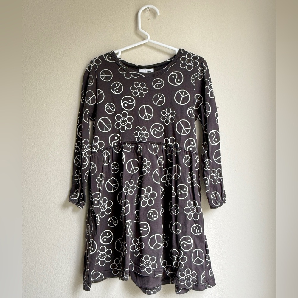 Cotton On Kids Girls Black and White Smiley Peace Sign Casual Sundress 5T